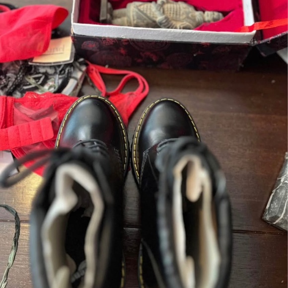 Doc Martens Persephone Boots W 7 Black Leather NEW - Picture 8 of 10